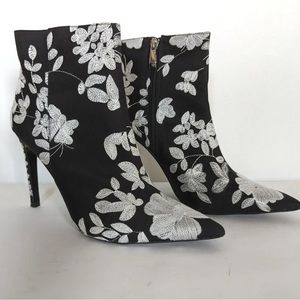 Zara ankle boots embroidered